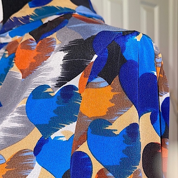 Silk Abstract Heart Print Blouse - Picture 7 of 14